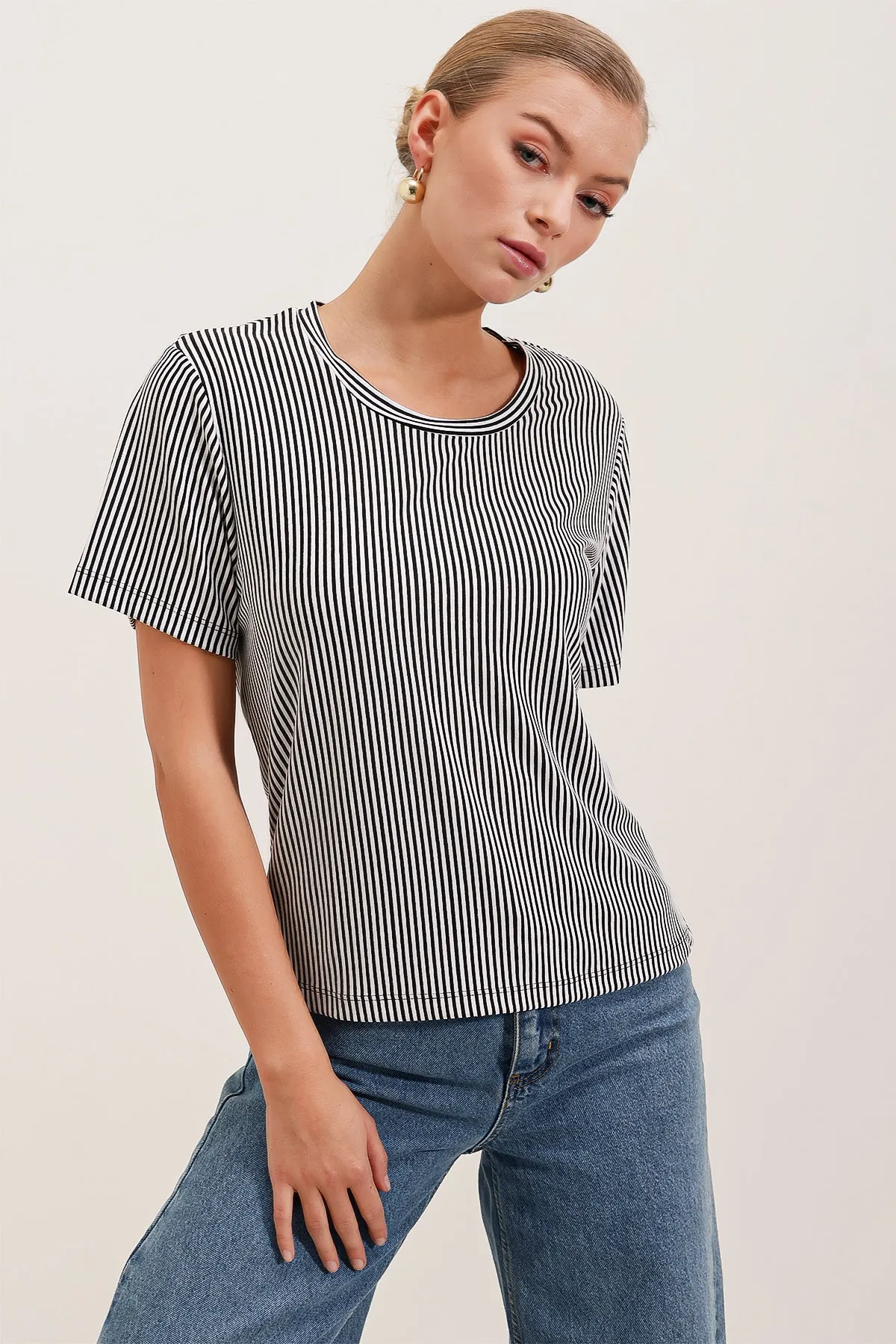 4313 çizgili basic tişört