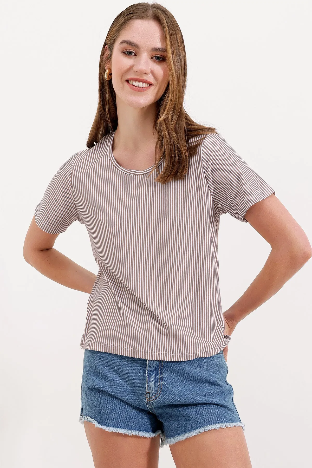 4313 çizgili basic tişört