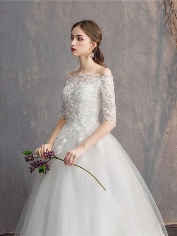 Elegant Lace-Up Tulle Ball Gown Wedding Dresses