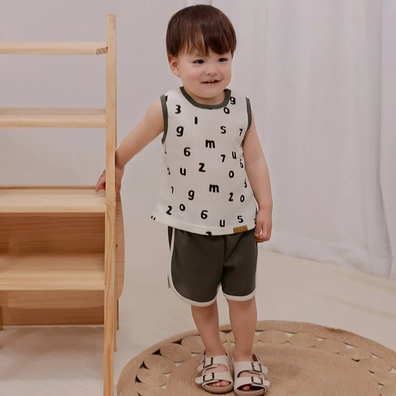 Toddler/Kid's Color Block Letter Print Vest with Shorts Set (2 Designs)