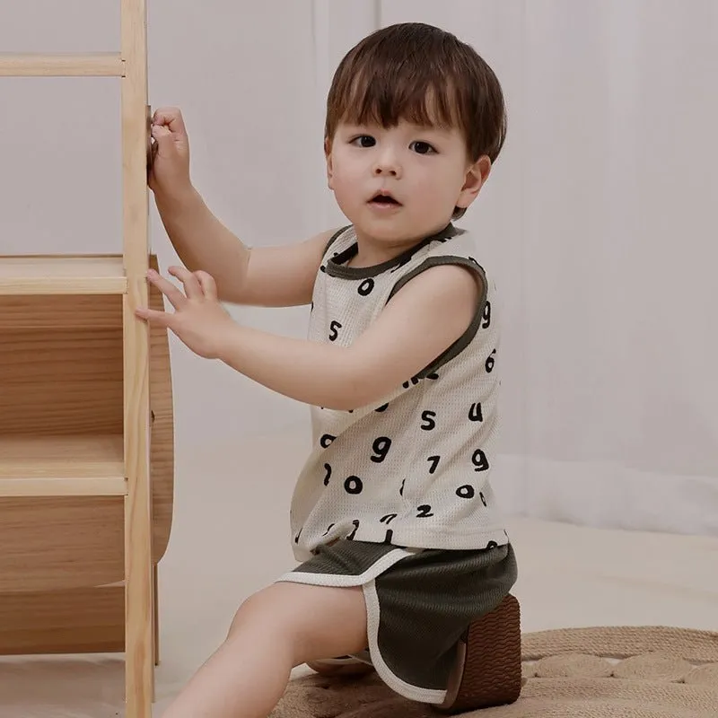 Toddler/Kid's Color Block Letter Print Vest with Shorts Set (2 Designs)